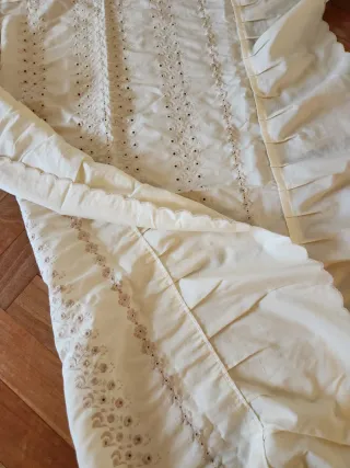 Colcha cuna bordada antigua