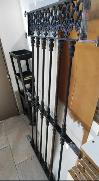 Reja de hierro forjado para ventana