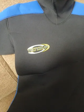 Traje de buceo TIGERGEAR azul y negro