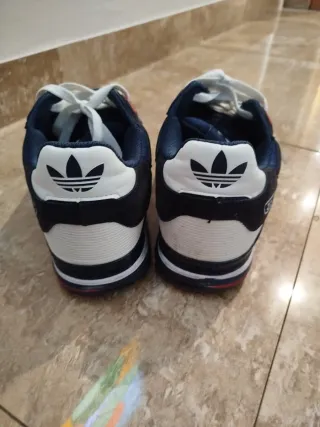 Zapatilla Adidas ZX 750 Negra y Azul