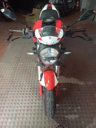 Ducati Monster Única