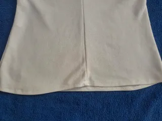 Blusa blanca T M. Medidas en descripción