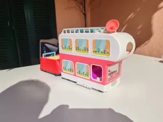 Autocaravana Peppa Pig con figuras