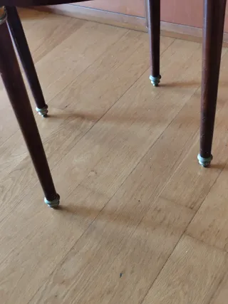 Mesa auxiliar mármol y madera