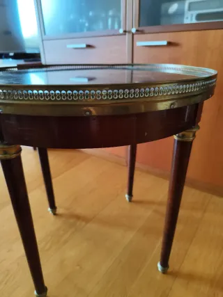 Mesa auxiliar mármol y madera
