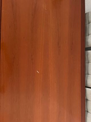 Mesa de comedor de madera