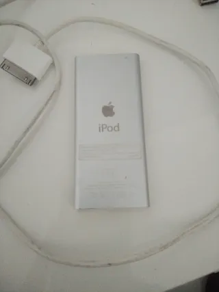 iPod Apple Plata con Cable