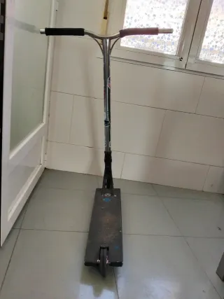 Patinete Scooter Negro.