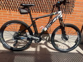 Bicicleta  de montaña BMC  cuadro de carbono