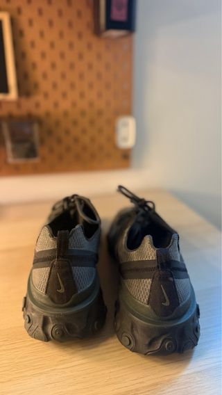Nike React Element 55 Negro/Oliva