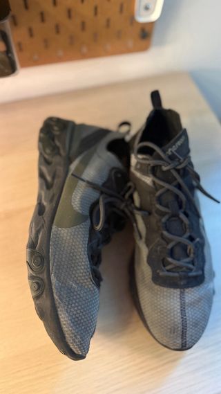Nike React Element 55 Negro/Oliva