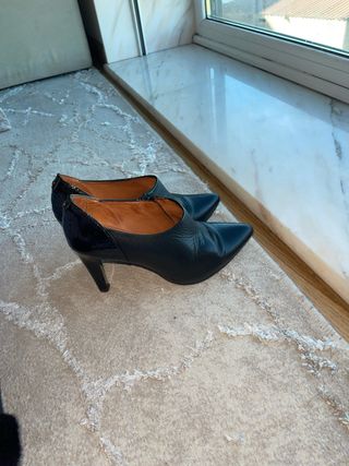 Botines de tacón negros