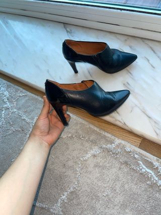 Botines de tacón negros