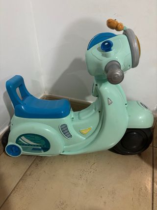Moto correpasillos VTech luces y sonidos