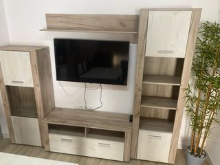 Comedor: Mesa, 4 Sillas, Mueble TV y Aparador