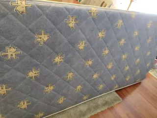 Colchón con estampado de gatos