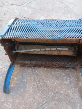 Calefactor antiguo pintado