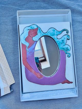 Espejo artesanal figura femenina cerámica
