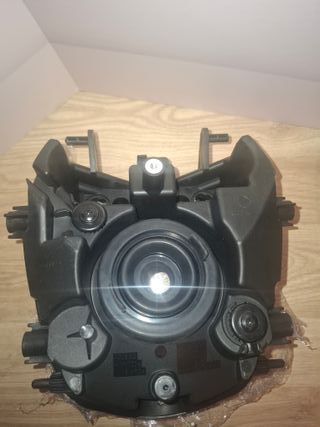 Faro Suzuki GSR 600 (06-11) Nuevo