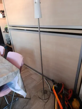 Lámpara de pie cristal y metal