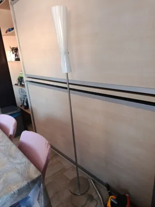 Lámpara de pie cristal y metal