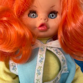 Bambola Vintage Anni ’70 – Vestito Ricamato