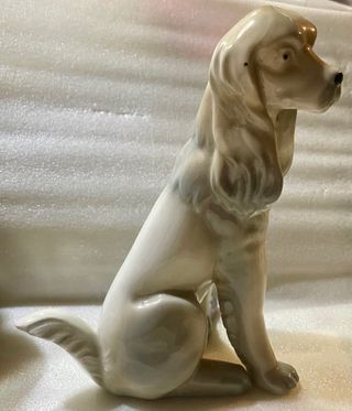 Figura perro porcelana sentado alta calidad 23 ctm