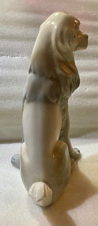 Figura perro porcelana sentado alta calidad 23 ctm