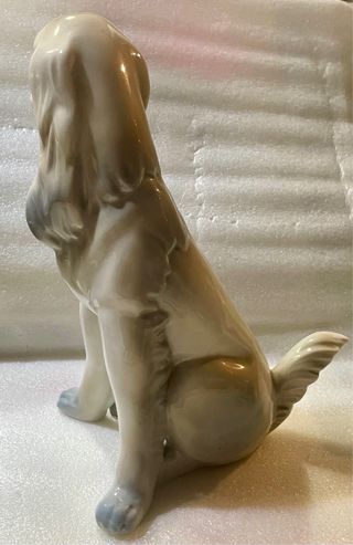Figura perro porcelana sentado alta calidad 23 ctm