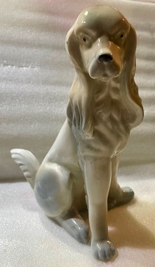 Figura perro porcelana sentado alta calidad 23 ctm