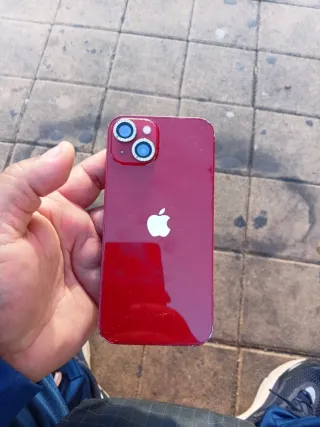 iPhone 13 rojo