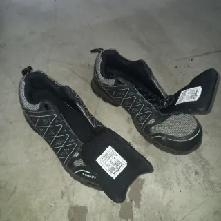 Zapatos de seguridad Goodyear negros y grises
