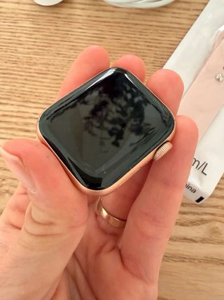 Apple Watch SE Oro/Rosa + Cargador