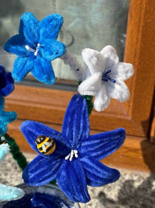 Portaoggetti fatto a mano con fiori