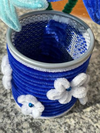 Portaoggetti fatto a mano con fiori