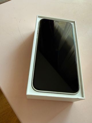 iPhone 11 128GB Plata