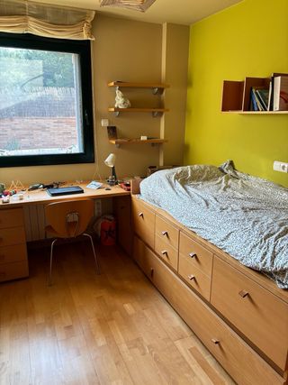 Habitación juvenil de madera de calidad