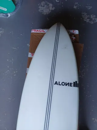 Tabla de surf Alone 5'8 epoxy