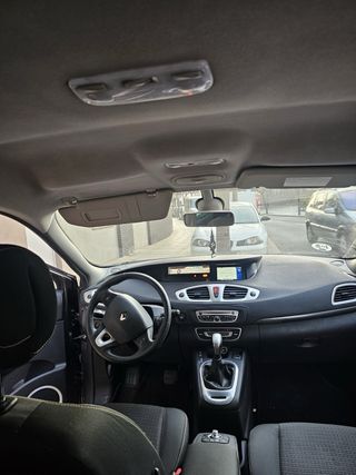 Renault Grand Scenic 2011