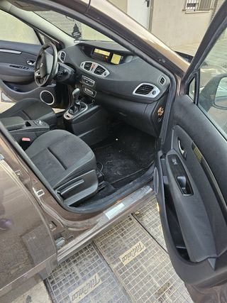 Renault Grand Scenic 2011