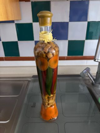 Botella Decorativa con Vegetales