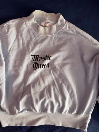 Sudadera Bershka Mystic Queen Morada Talla S