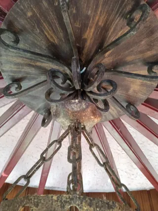 Lámpara rústica de metal