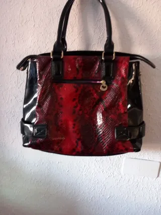 Bolso Lola Casademunt Rojo y Negro Piel Serpiente