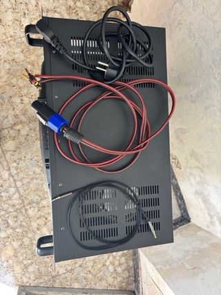 Behringer B215XL + Amplificador Skytec SPL1500