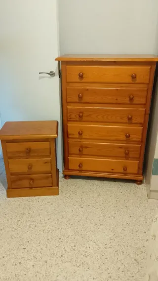 Cómoda y mesita provenzal de madera