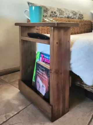 Mobiletto porta riviste in legno