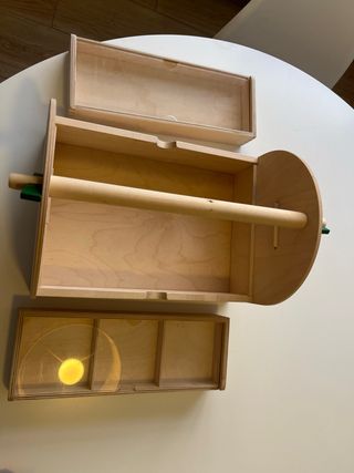Caja de madera para niños con compartimentos