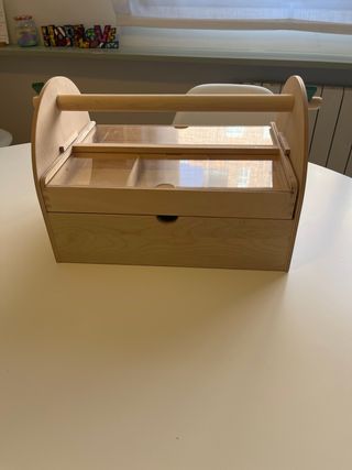 Caja de madera para niños con compartimentos