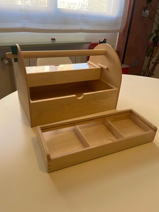 Caja de madera para niños con compartimentos